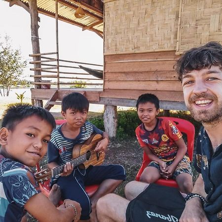 Vera Sunset Homestay Local Experience With Lao Family Muang Khong Exterior photo