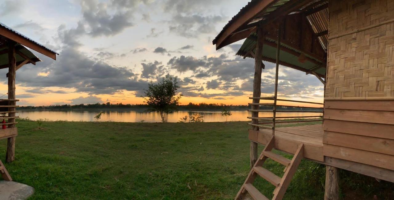 Vera Sunset Homestay Local Experience With Lao Family Muang Khong Exterior photo