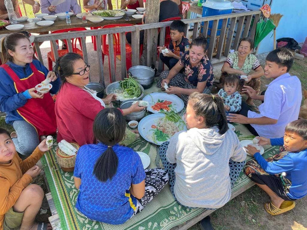 Vera Sunset Homestay Local Experience With Lao Family Muang Khong Exterior photo