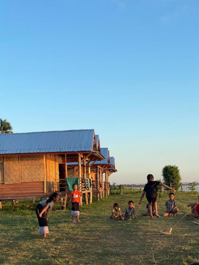 Vera Sunset Homestay Local Experience With Lao Family Muang Khong Exterior photo